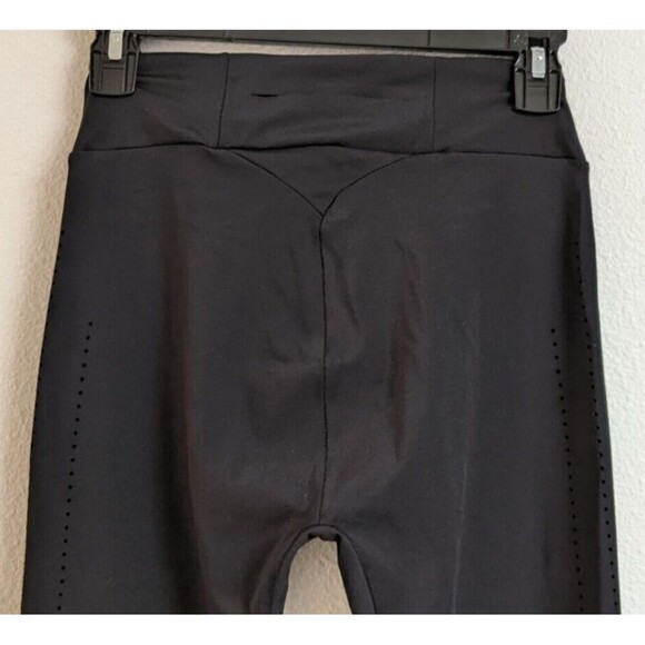 Wmn's GYMSHARK Dry Moisture Management Perforated Side Black Athletic Leggings M - Picture 5 of 10